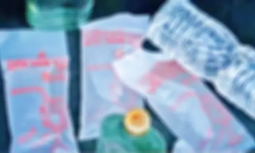 சிதம்பரம், மயிலாடுதுறை பகுதிகளில் பாண்டி ஐஸ் என்று பாக்கெட் சாராயம் விற்பனை