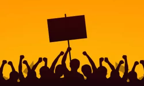 பல்லடத்தில் விவசாயிகள் சங்கம் சார்பில் ஆர்ப்பாட்டம்