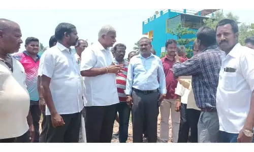 ஆதிதிராவிட நலத்துறை அதிகாரிகள் ஆய்வு