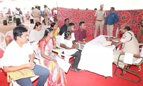 குறைதீர்க்கும் முகாமில்  120 மனுக்கள் மீது உடனடி தீர்வு