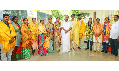 பாரத் வித்யாஷ்ரம் பள்ளி மாணவர்களுக்கு பாராட்டு