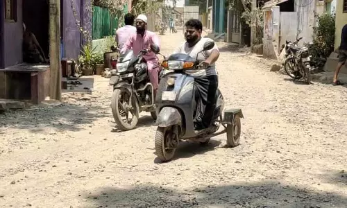 சங்கு ஊதும் போராட்டத்தில் ஈடுபட்ட முன்னாள் கவுன்சிலர்