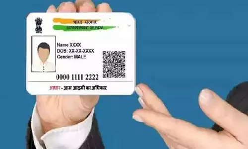 பள்ளிகளில் சேர்க்க குழந்தைகளுக்கு சான்றிதழ் பெறும் பணியில் பெற்றோர் தீவிரம்