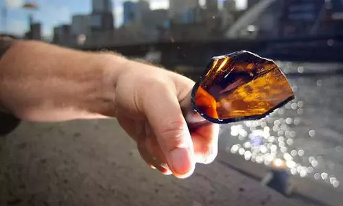 கோவில் திருவிழா தகராறில் வாலிபருக்கு பீர் பாட்டில் குத்து