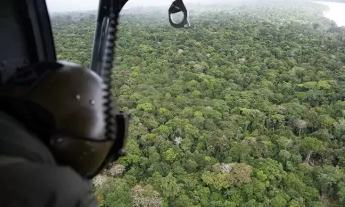 அமேசான் காட்டிற்குள் ஹெலிகாப்டர் விழுந்து விபத்து: பெற்றோர் பலி- 17 நாட்களுக்கு பிறகு 4 குழந்தைகள் உயிருடன் மீட்பு
