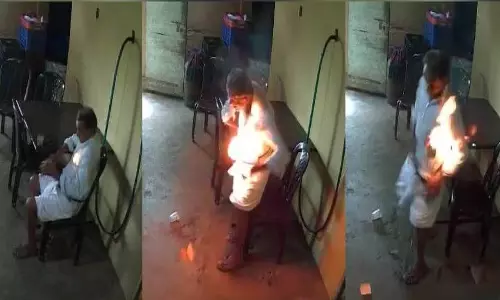 கேரளாவில் முதியவரின் சட்டைப்பையில் இருந்த செல்போன் திடீரென வெடித்தது