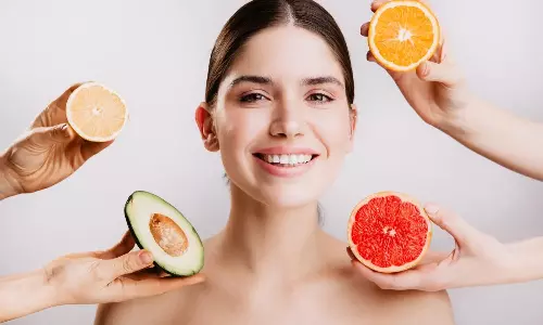 இயற்கையான பொருட்களைக் கொண்டு சருமத்தை பிளீச்சிங் செய்யலாம்