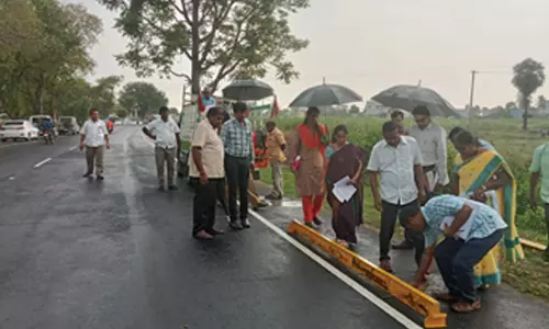 நெடுஞ்சாலை பணிகளை அதிகாரிகள் ஆய்வு