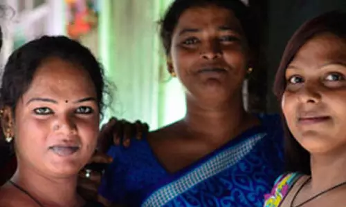 ஆந்திராவில் திருநங்கைகள் உடல், மனரீதியான பாதிப்பு- உதவி எண் 1091-ல் புகார் அளிக்கலாம்