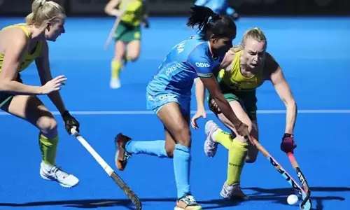 பெண்கள் ஹாக்கி தொடர்: ஆஸ்திரேலிய அணிக்கு எதிரான முதல் ஆட்டத்தில் இந்திய அணி தோல்வி