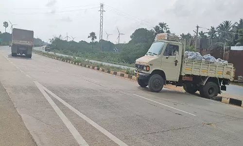 ஆரல்வாய்மொழி அருகே 4 வழிச்சாலையில் தொடரும் வாகன விபத்துக்கள்