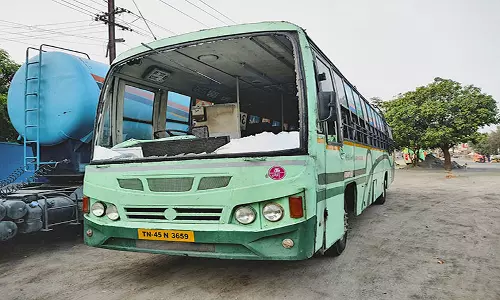 விக்கிரவாண்டி அருகே அரசு பஸ் கண்ணாடி உடைப்பு