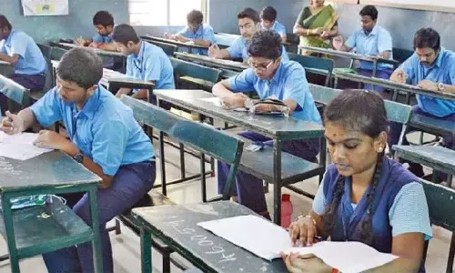 11ம் வகுப்பு பொதுத்தேர்வு முடிவுகள் வெளியீடு