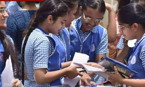 11-ம் வகுப்பு பொதுத்தேர்வு - தமிழ் பாடத்தில் 9 பேர் 100க்கு 100