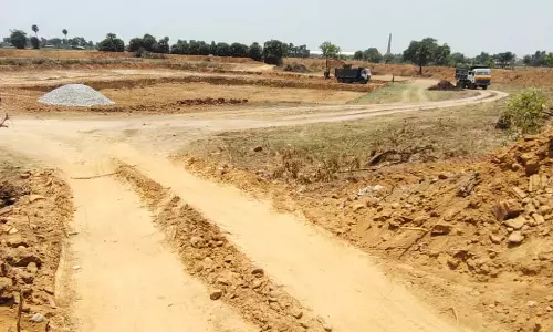 சின்ன ரெட்டி குளம் மேம்படுத்தும் பணியை அதிகாரிகள் ஆய்வு செய்ய வேண்டும்- பொதுமக்கள் கோரிக்கை