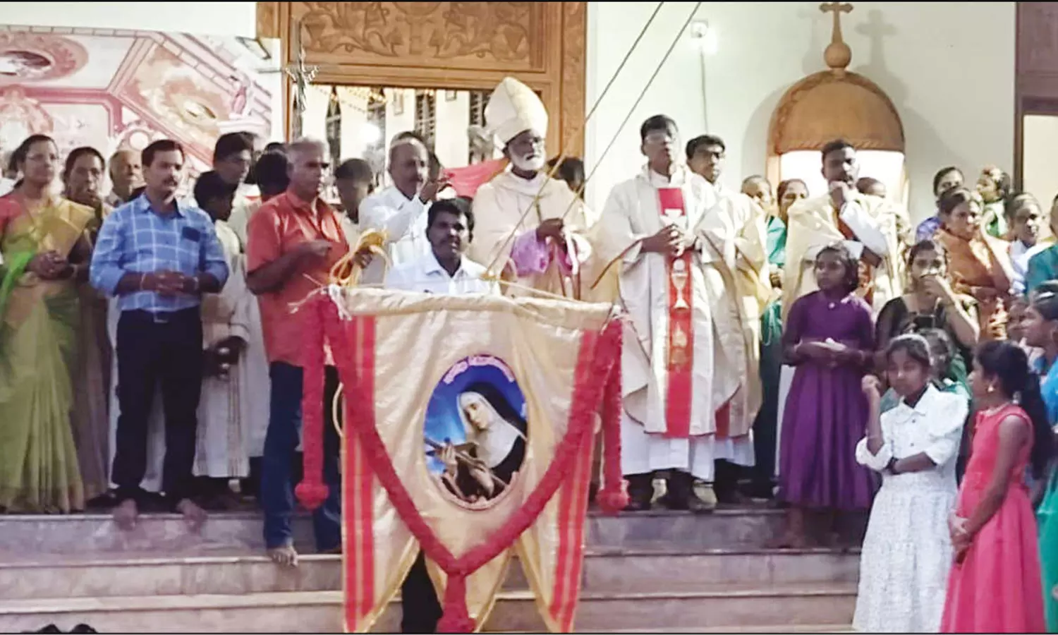 ரீத்தாபுரம் புனித ரீத்தம்மாள் ஆலய திருவிழா கொடியேற்றத்துடன் தொடங்கியது ரீத்தாபுரம் புனித ரீத்தம்மாள் ஆலய திருவிழா கொடியேற்றத்துடன் தொடங்கியது