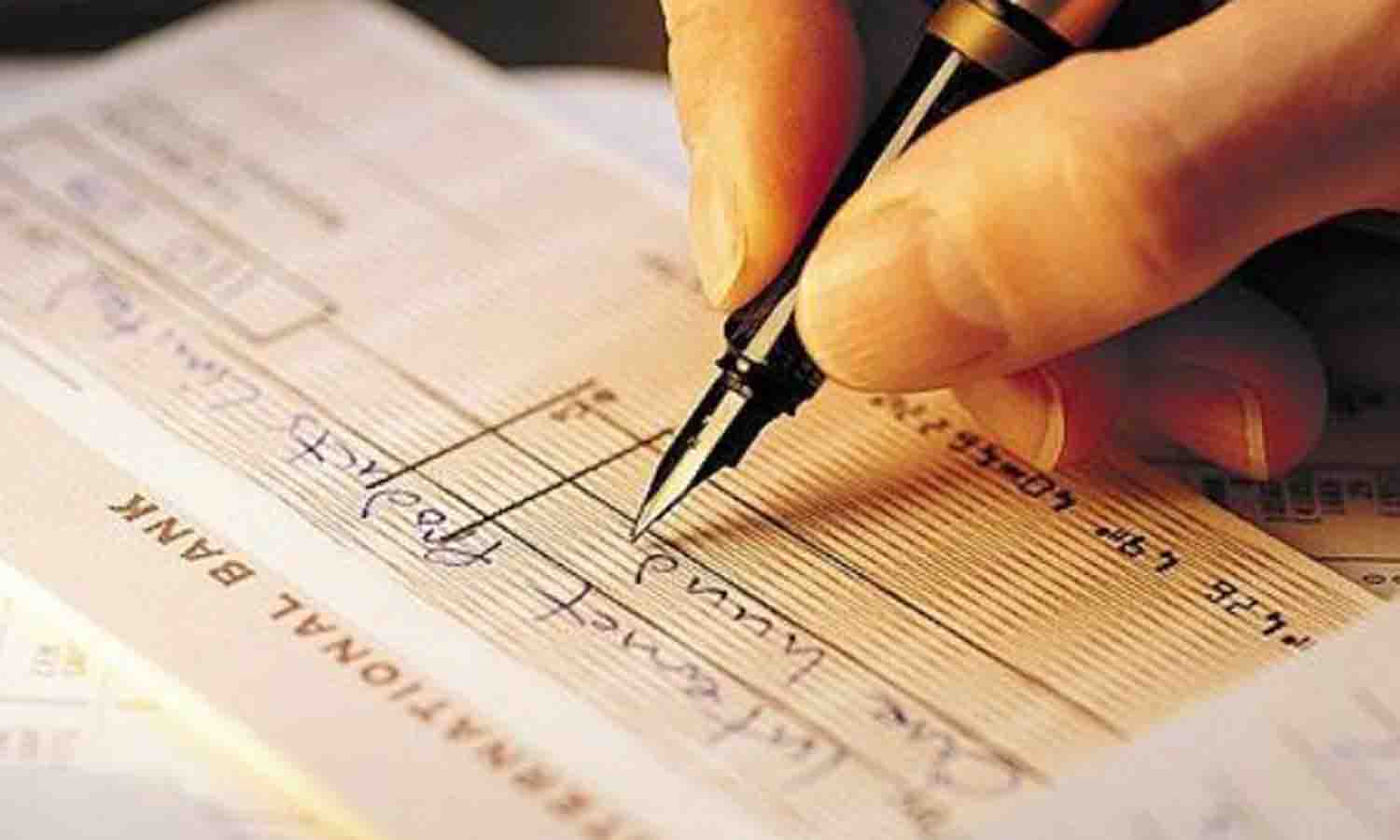 செக் மோசடி வழக்கில் பல்லடம் நகர தி.மு.க. செயலாளருக்கு பிடிவாரன்ட்