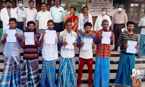 மரக்காணம் அருகே கள்ளச்சாராயம் குடித்த 7 பேர் டிஸ்சார்ஜ்- மேலும் 2 சாராய வியாபாரிகள் கைது