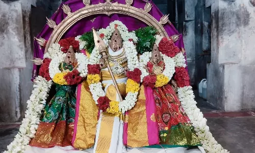 விசாலாட்சி அம்பாள் கோவிலில் சிறப்பு வழிபாடு