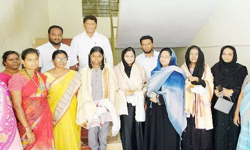 10-ம் வகுப்பு பொதுத் தேர்வில் குடியாத்தம் அரசு பள்ளி மாணவிகள் சாதனை