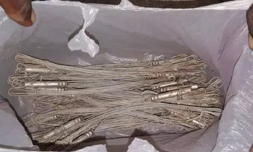 100 டெட்டனேட்டர்கள் பறிமுதல்