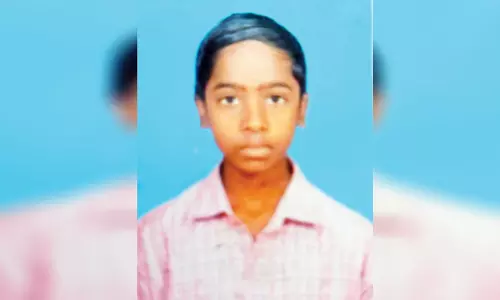 தாரமங்கலம் அருகே மாணவர் தூக்கு போட்டு தற்கொலை