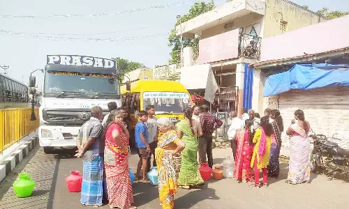 குடிநீர் கேட்டு சாலை மறியல்