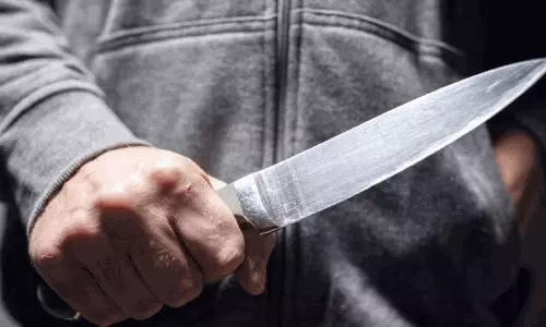 மேட்டுப்பாளையத்தில் நடன கலைஞருக்கு கத்திக்குத்து