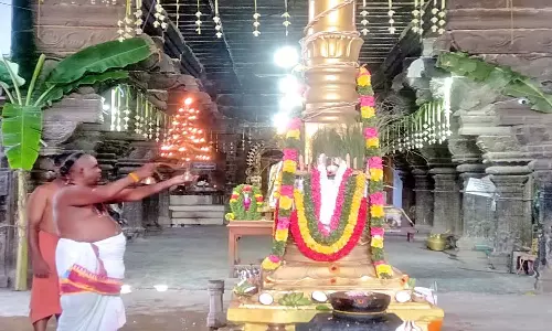 நெல்லை சந்திப்பு கைலாசநாதர் கோவில் வைகாசி திருவிழா கொடியேற்றம்- திரளான பக்தர்கள் பங்கேற்பு