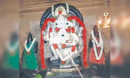 வேதாரண்யம் பகுதி கோவில்களில் கார்த்திகை சிறப்பு வழிபாடு