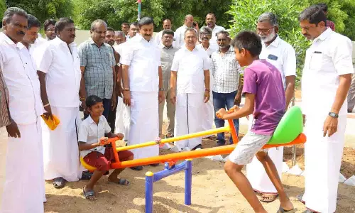 ரூ.35 லட்சம் மதிப்பில் சிறுவர் பூங்கா, அமைச்சர் மு.பெ.சாமிநாதன் திறந்து வைத்தார்