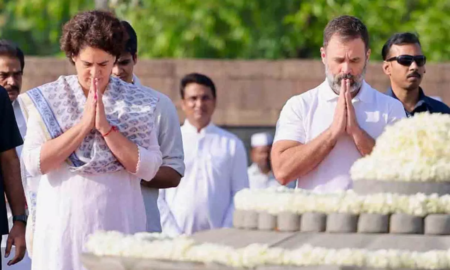 ராஜீவ் காந்தியின் 32வது நினைவு தினம்- சோனியா காந்தி, மல்லிகார்ஜூன கார்கே அஞ்சலி