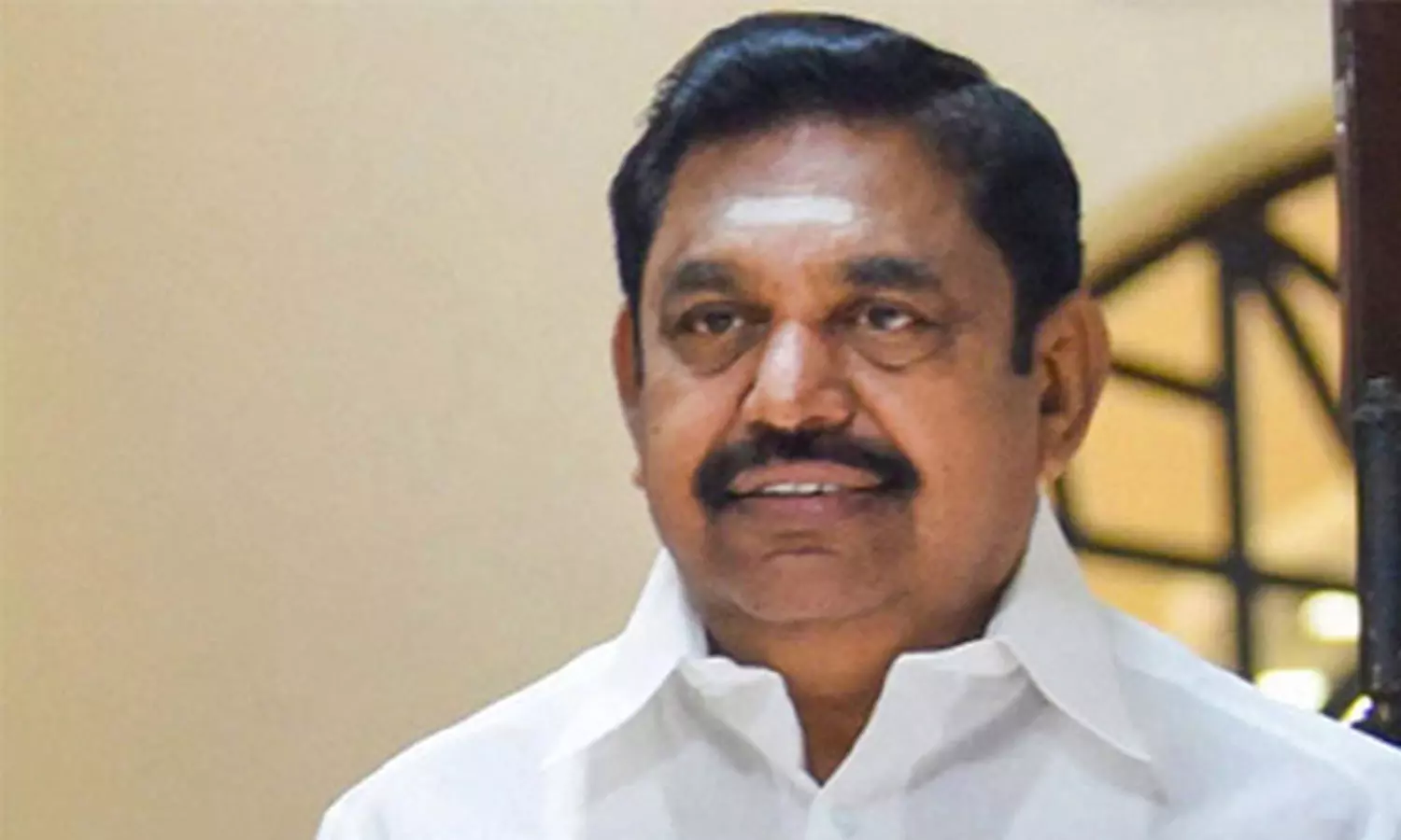தி.மு.க. அரசு மீது புகார் அளிக்க எடப்பாடி பழனிசாமி நாளை கவர்னரை சந்திக்கிறார் தி.மு.க. அரசு மீது புகார் அளிக்க எடப்பாடி பழனிசாமி நாளை கவர்னரை சந்திக்கிறார்