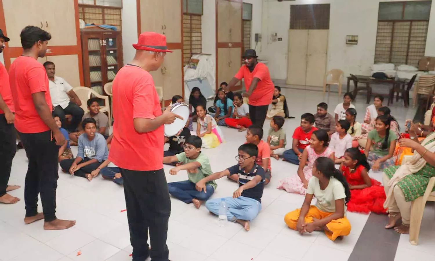 வேலூர் நூலகத்தில் சிறுவர்களுக்கு கதை, பாடல் பயிற்சி வேலூர் நூலகத்தில் சிறுவர்களுக்கு கதை, பாடல் பயிற்சி