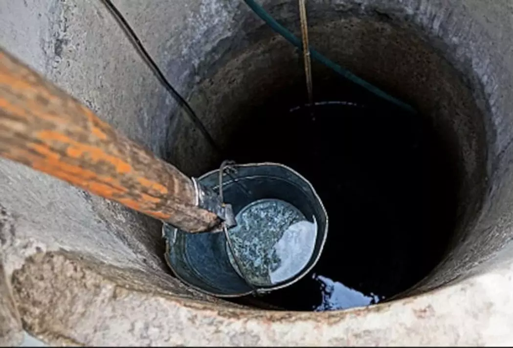 அரியானாவில் கிணறு சுத்தம் செய்தபோது விஷ வாயு சுவாசித்து 3 பேர் பலி அரியானாவில் கிணறு சுத்தம் செய்தபோது விஷ வாயு சுவாசித்து 3 பேர் பலி