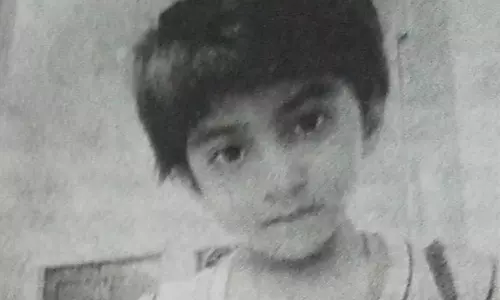 திருப்பதி கோவில் அருகே பெற்றோருடன் வந்த 4 வயது சிறுமி மாயம்- கடத்தப்பட்டாரா என விசாரணை