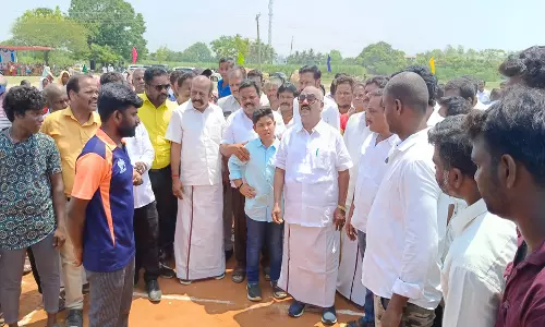 கொள்ளார் ஊராட்சியில் விளையாட்டு மைதானம்: அமைச்சர் மஸ்தான் திறந்து வைத்தார்