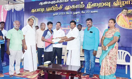 கோடைகால கபடி பயிற்சி முகாம் நிறைவு விழா: மோகன் சி. லாசரசுக்கு அமைச்சர் அனிதா ராதாகிருஷ்ணன் பாராட்டு