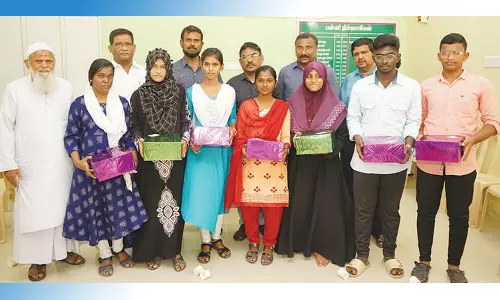 பரமக்குடி கீழ முஸ்லிம் மேல்நிலைப்பள்ளி மாணவிகள் முதலிடம்