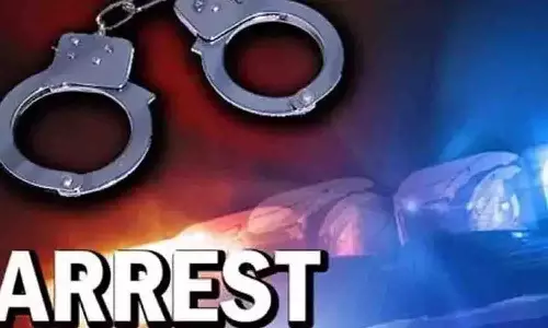 பல்லடம் அருகே மூதாட்டியிடம் நகைப்பறித்த 2 பேர் கைது