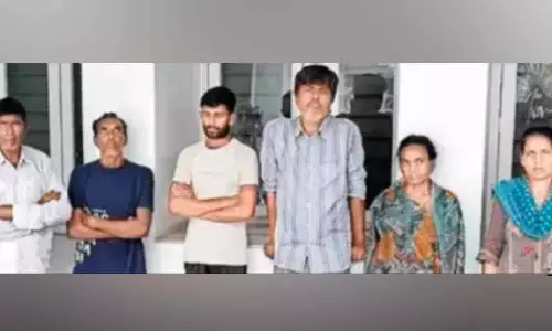 குஜராத்தில் அதிர்ச்சி சம்பவம்- 13 வயது சிறுமியை கடத்தி 15 ஆண்களுக்கு விற்பனை செய்த கும்பல்