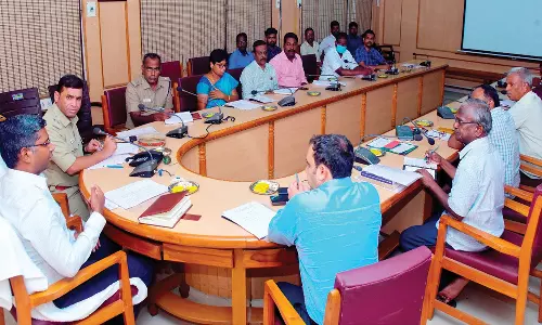 கனிமவள விதி மீறல்களில் ஈடுபடும் வாகனங்கள் மீது கடும் நடவடிக்கை எடுக்கப்படும் - கூட்டத்தில் கலெக்டர் ஸ்ரீதர் பேச்சு