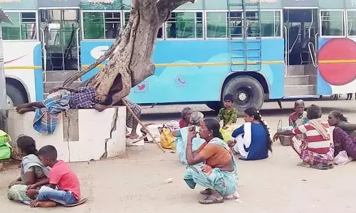 அரியலூர் தற்காலிக பேருந்து நிலையத்தில் போதிய அடிப்படை வசதிகள் இல்லாமல் பொதுமக்கள் அவதி