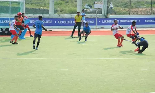 கோவில்பட்டி லட்சுமி அம்மாள் நினைவு கோப்பை ஆக்கிப் போட்டி - 15-வது லீக் ஆட்டத்தில் பாம்போஷ் நிஸ்வாஸ் அணி வெற்றி