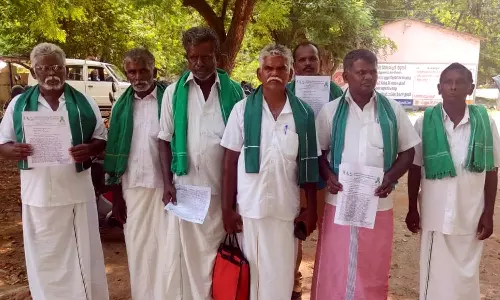 நில ஒருங்கிணைப்பு சட்டத்தை திரும்ப பெற வேண்டும்- கலெக்டர் அலுவலகத்தில் விவசாயிகள் மனு