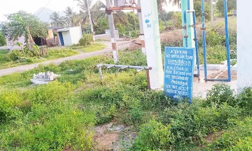 கடந்த 2 ஆண்டுகளாக குடிநீர் கிடைக்காமல் தவிக்கும் கிராம மக்கள்