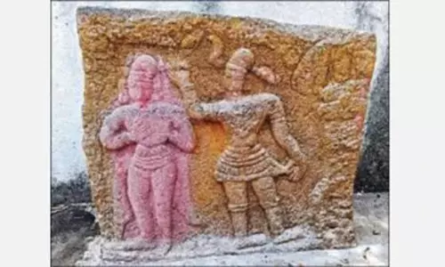 இசை, நடன கலைஞர்களுடன் கூடிய அரிய வகை நடுகல் கண்டுபிடிப்பு