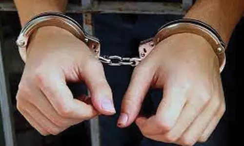 பாலியல் வழக்கில் தேடப்பட்டவர் சென்னை விமான நிலையத்தில் கைது