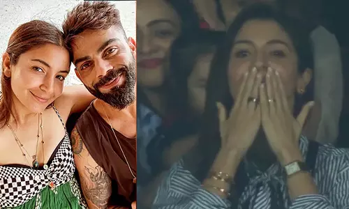 சதம் அடித்த விராட் கோலிக்கு பிளையிங் கிஸ் கொடுத்த அனுஷ்கா சர்மா- வீடியோ