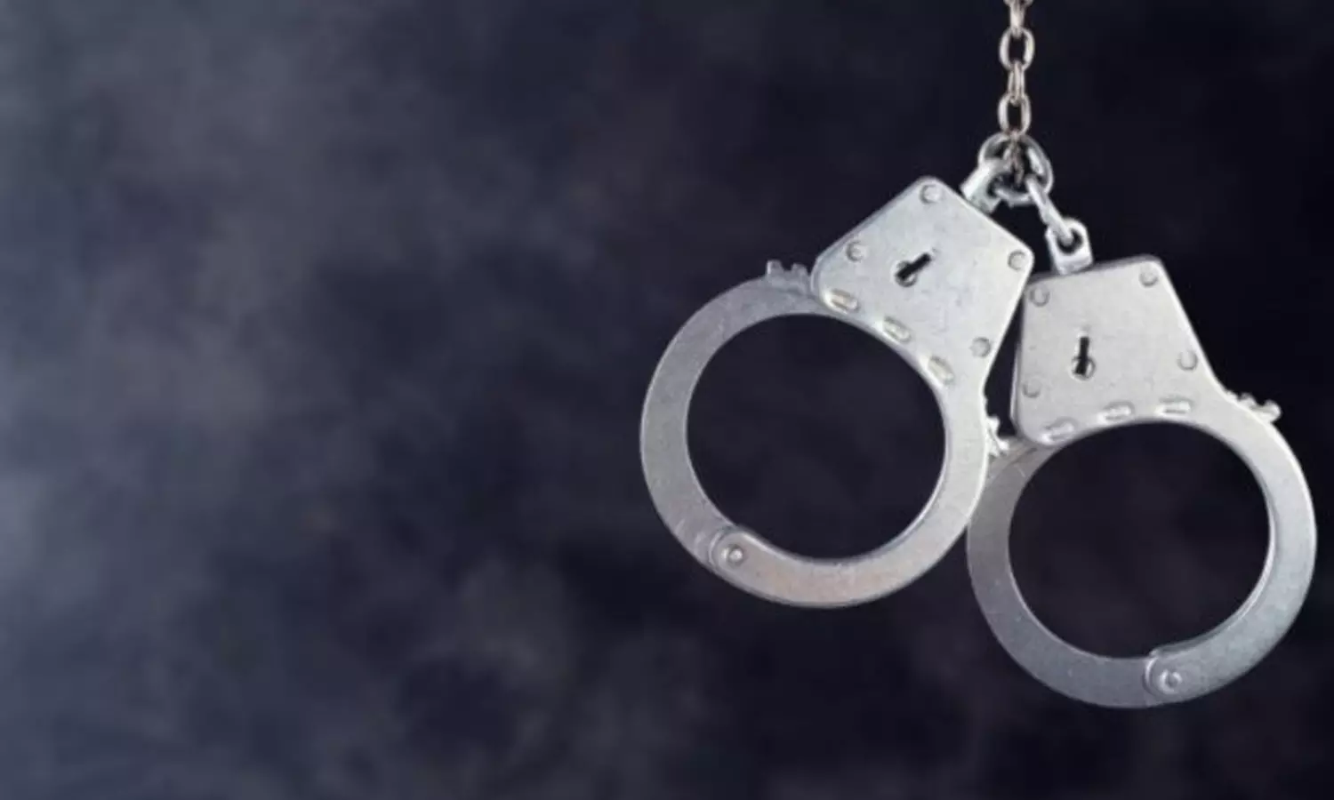 சட்ட விரோத மது விற்பனை; 8 பேர் கைது